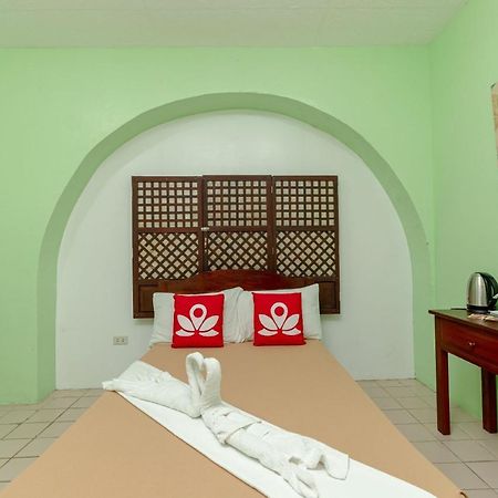 ZEN Rooms Calle Crisologo Vigan Esterno foto