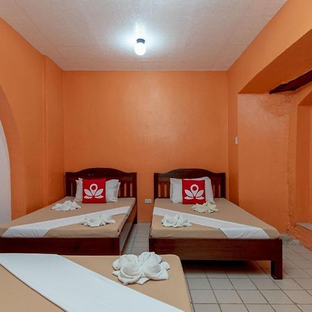 ZEN Rooms Calle Crisologo Vigan Esterno foto