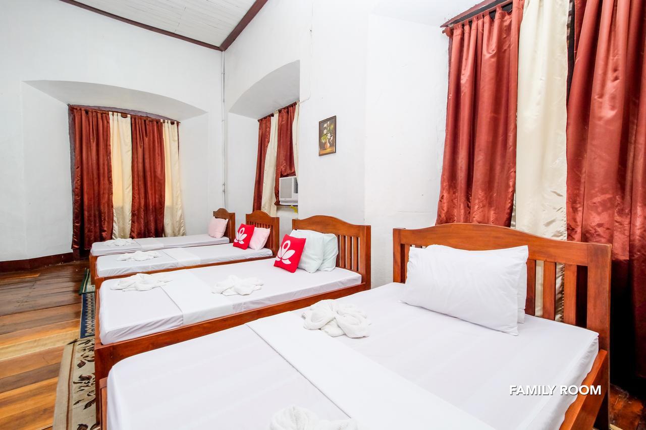 ZEN Rooms Calle Crisologo Vigan Esterno foto