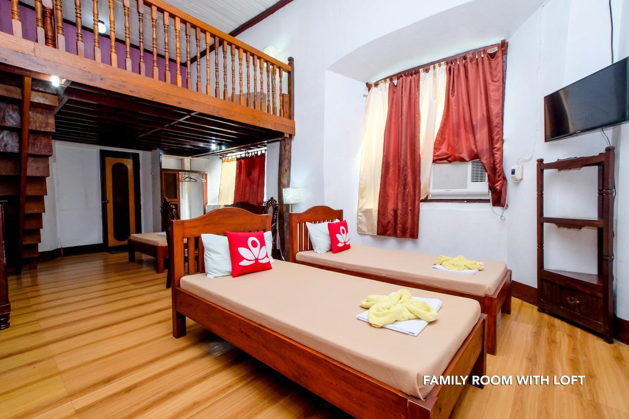 ZEN Rooms Calle Crisologo Vigan Esterno foto