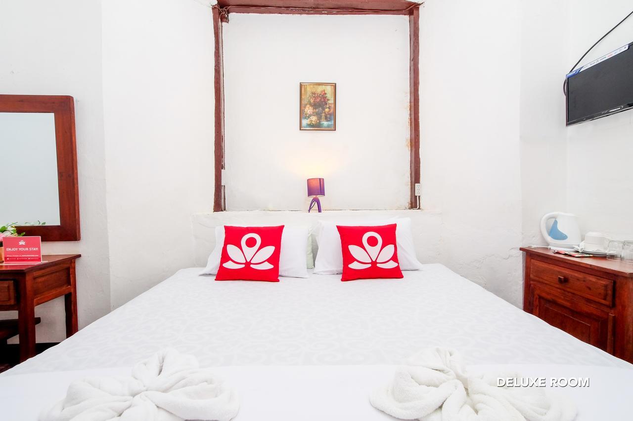 ZEN Rooms Calle Crisologo Vigan Esterno foto