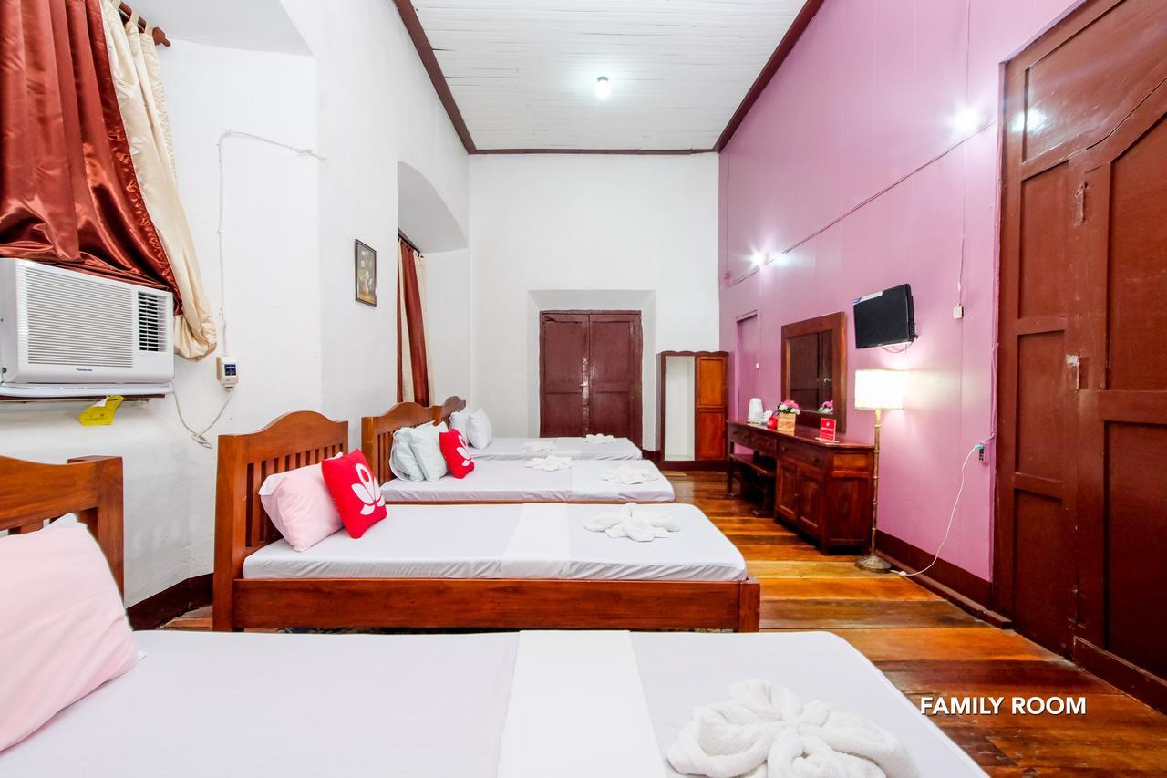 ZEN Rooms Calle Crisologo Vigan Esterno foto