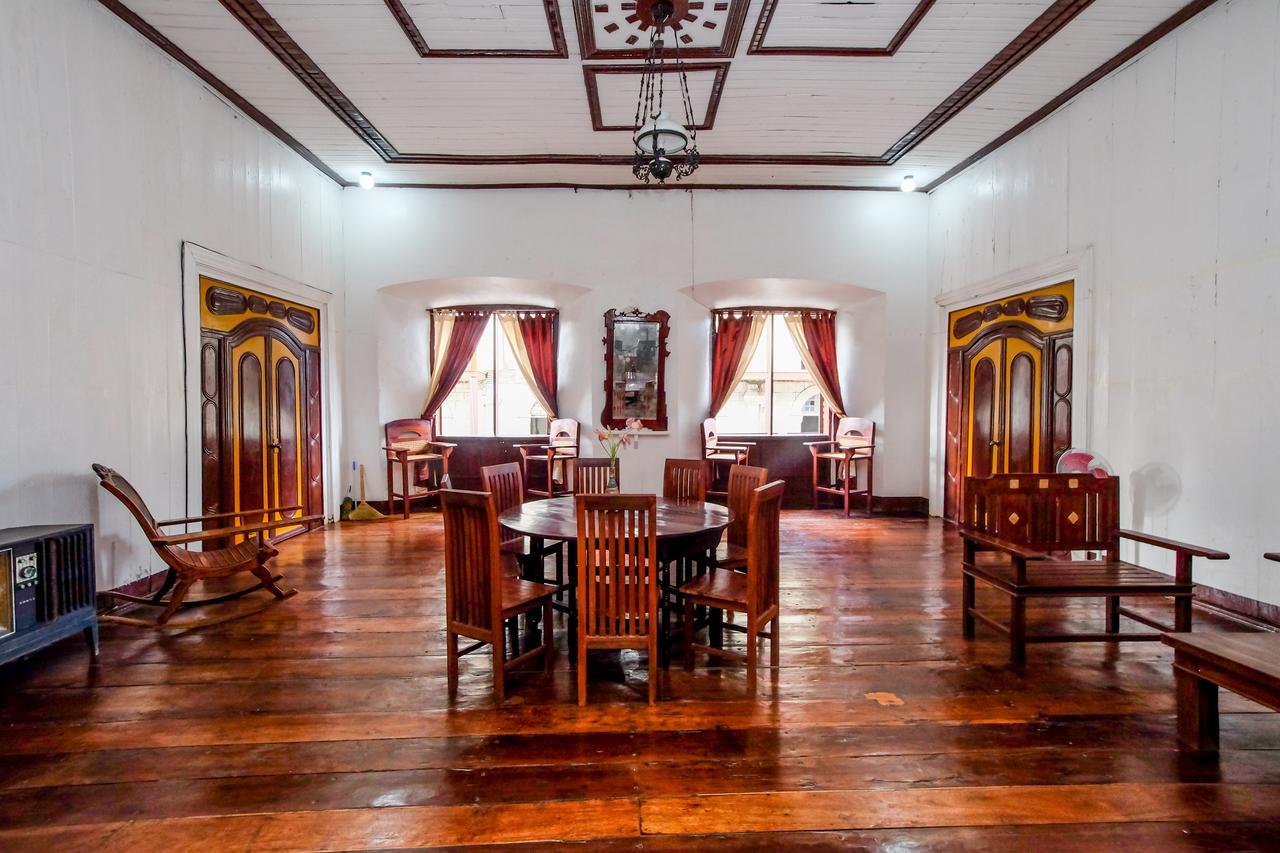 ZEN Rooms Calle Crisologo Vigan Esterno foto