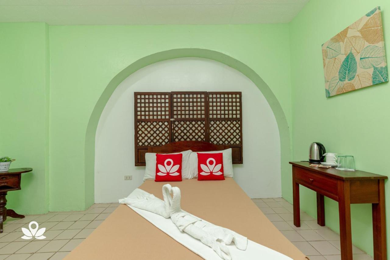 ZEN Rooms Calle Crisologo Vigan Esterno foto