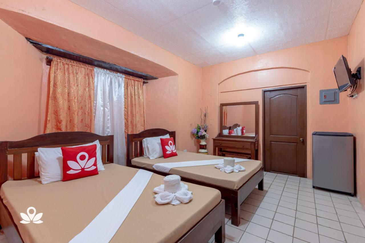 ZEN Rooms Calle Crisologo Vigan Esterno foto