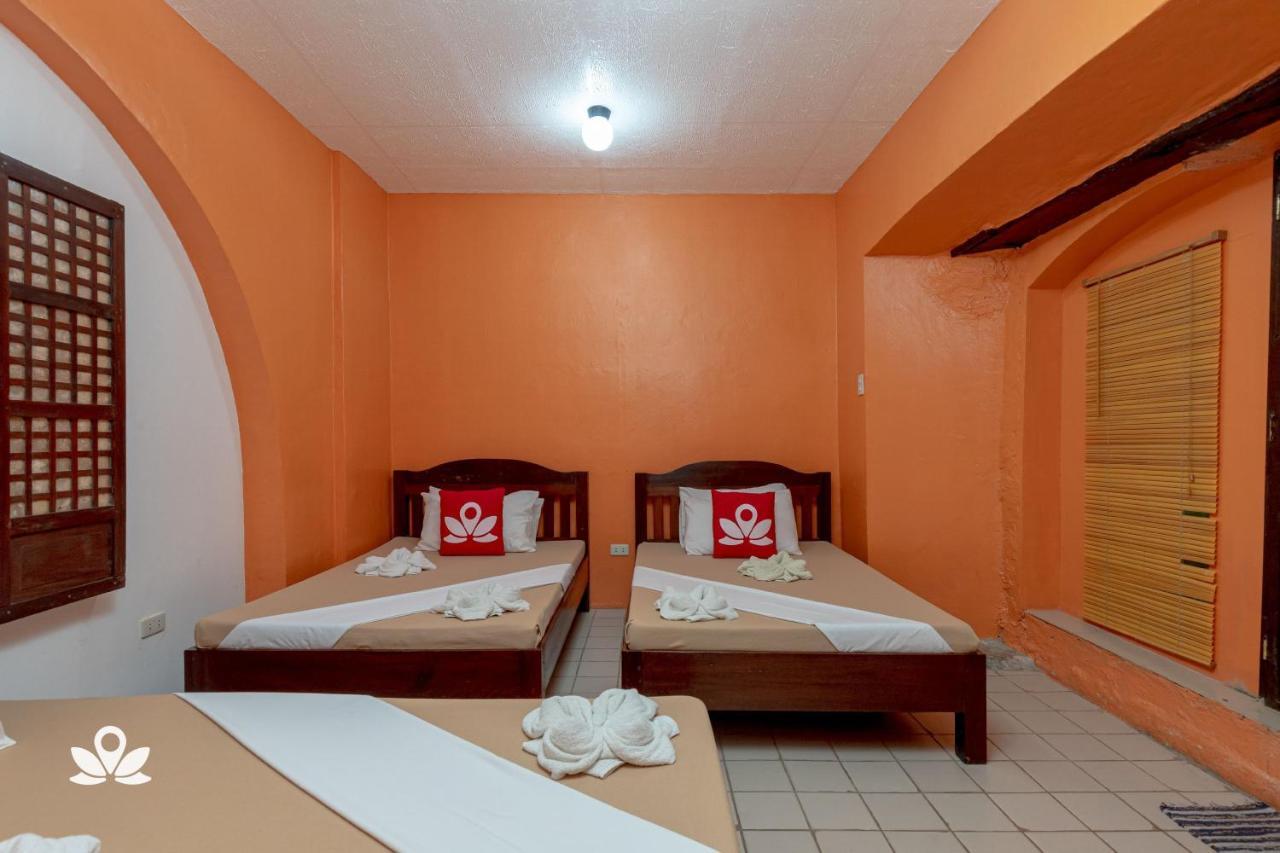 ZEN Rooms Calle Crisologo Vigan Esterno foto