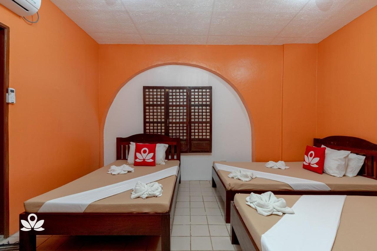 ZEN Rooms Calle Crisologo Vigan Esterno foto
